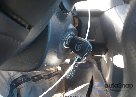 2018 Toyota Rav4 Le z USA, uszkodzony, nr VIN 2T3ZFREV9JW488845